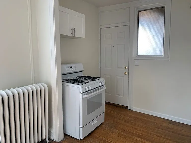 2335 W Addison St #E2 — Photo 8