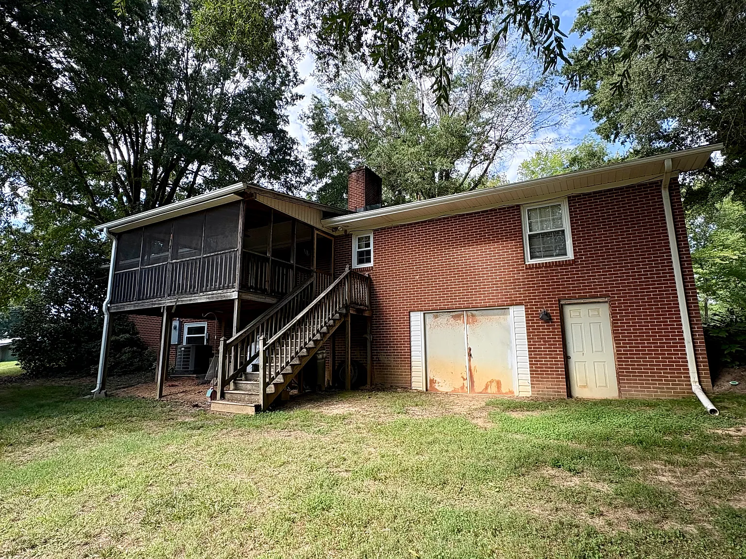 3 bed, $1,800 — Photo 2