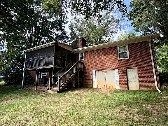 2nd image of 973 Burton Rd #1