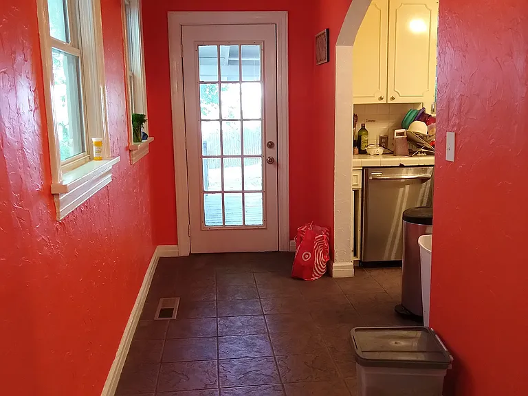 2221 E 12th Pl — Photo 17