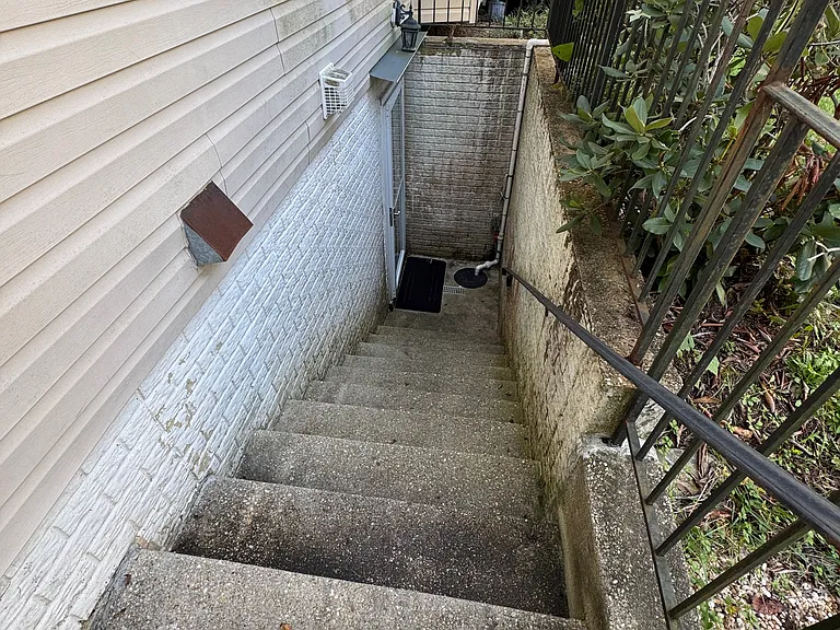 2602 Ainsworth Ter — Photo 1
