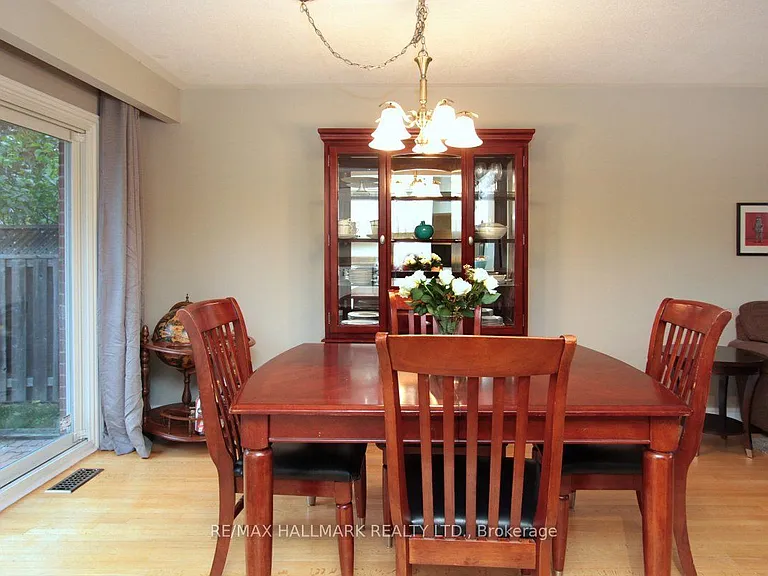 42 Abbey Rd #MAIN FLOOR — Photo 10