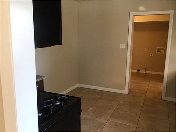 5th image of 3507 Genevieve St