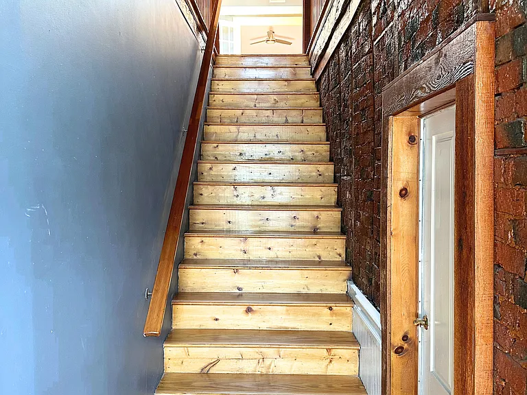 1202 Main St — Photo 3