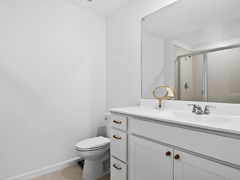 760 Carlyle Way — Photo 9