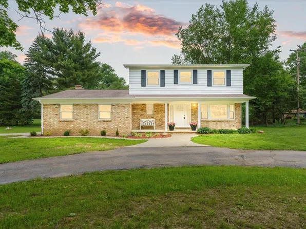 795 Riverbend Dr, Owosso, MI 48867