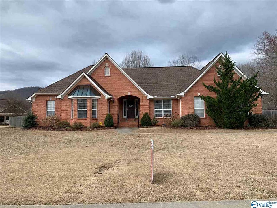 2nd image of 703 Liberty Cir SE