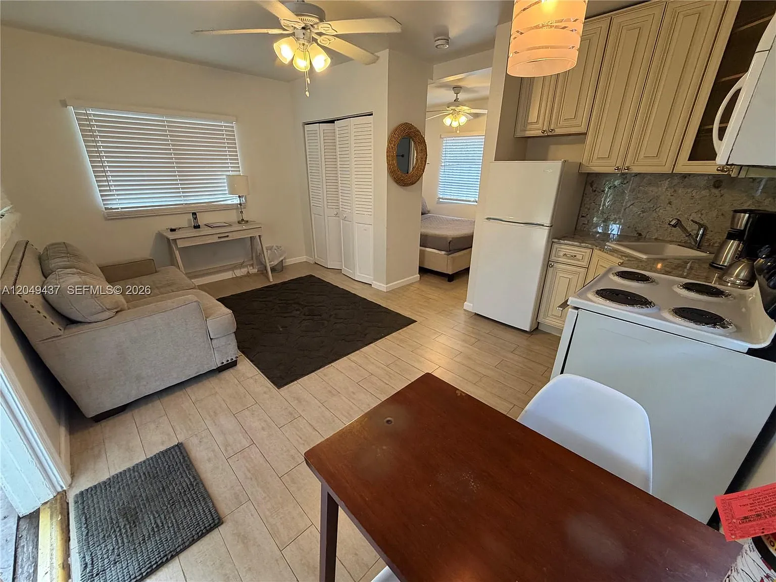 1 bed, 1.0 bath, 1709 sqft, $1,649 — Photo 3