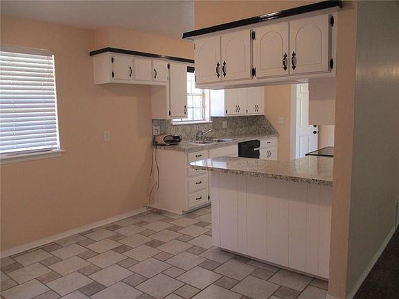 4th image of 1909 Rosewood Cir