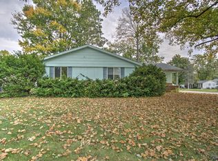 1854 S Country Club Rd, Decatur, IL 62521