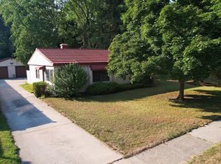 906 Mills Ave, Muskegon, MI 49445