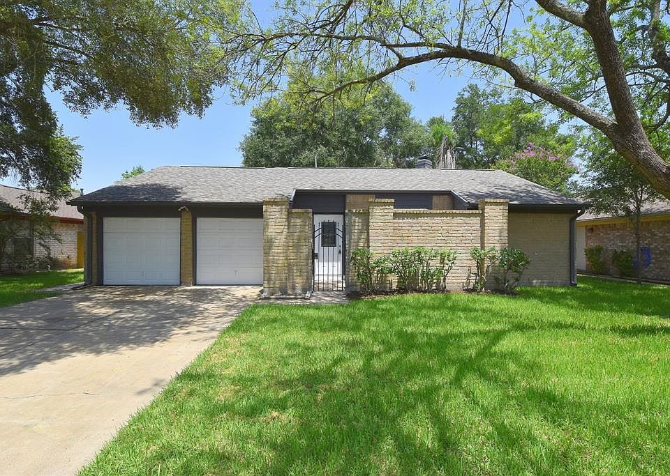1st image of 15611 Fern Basin Dr