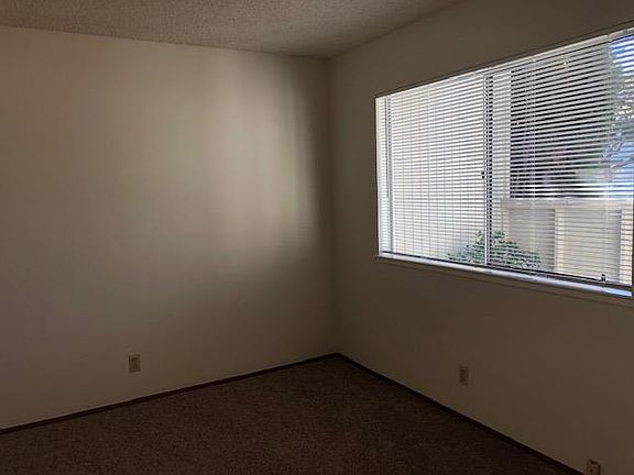 5th image of 767 Comet Dr