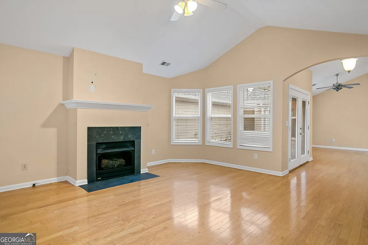 5062 Kathryn Glen Dr photo 1