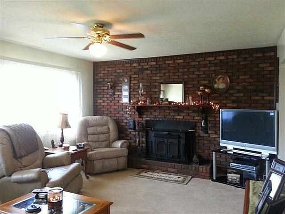 3rd image of 112 Cedar Glenn Ln