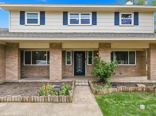 2200 N Mill St, Lewisville, TX 75057
