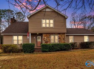 3214 Scenic Dr, Scottsboro, AL 35769