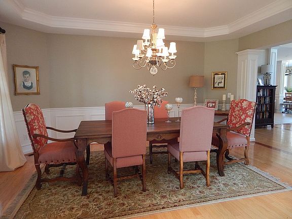 4th image of 631 Ploughmans Bend Dr