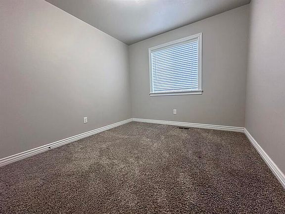 4th image of 465 N 2650 W APT A