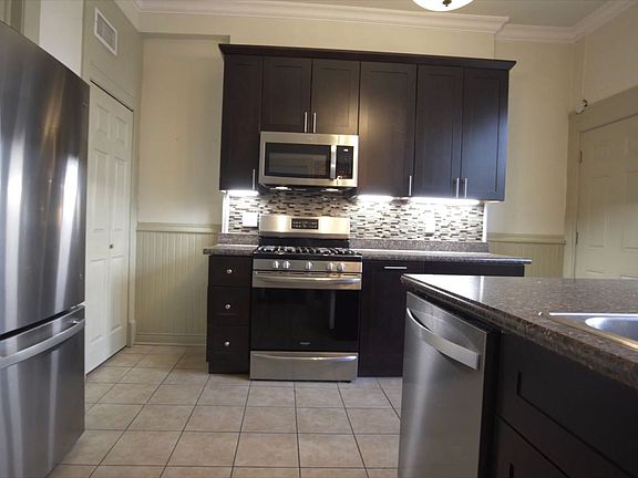 3rd image of 2313-2325 N Murray Ave #11