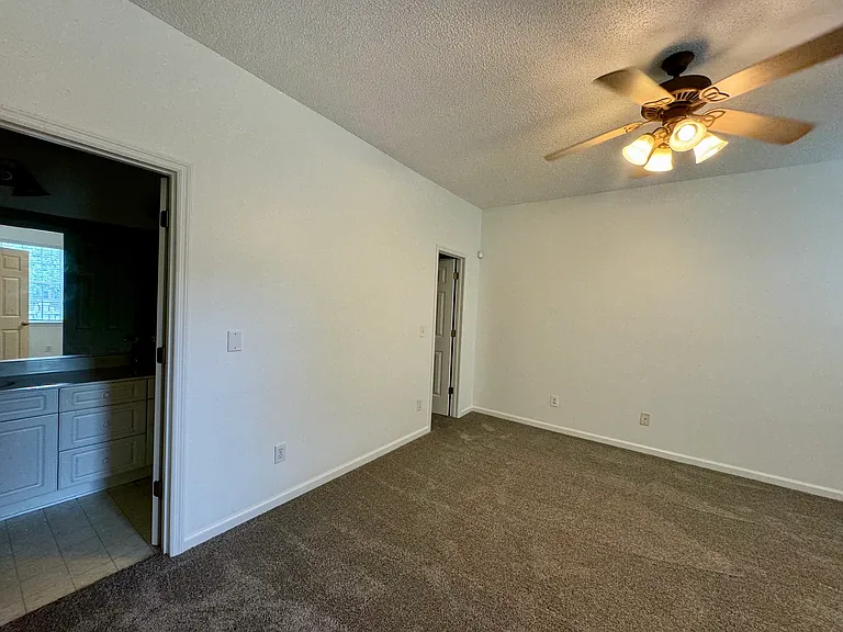2476 Fulford Ct — Photo 15