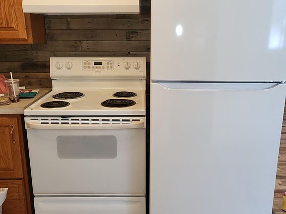 3rd image of 626 Westfield St