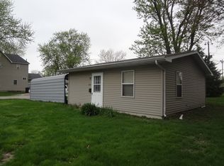 803 E Macon St, Clinton, IL 61727