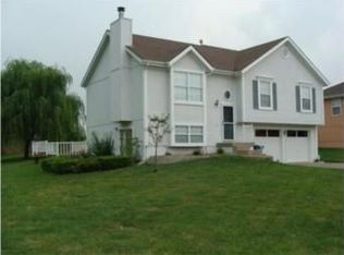 1016 Peggy Dr, Greenwood, MO 64034