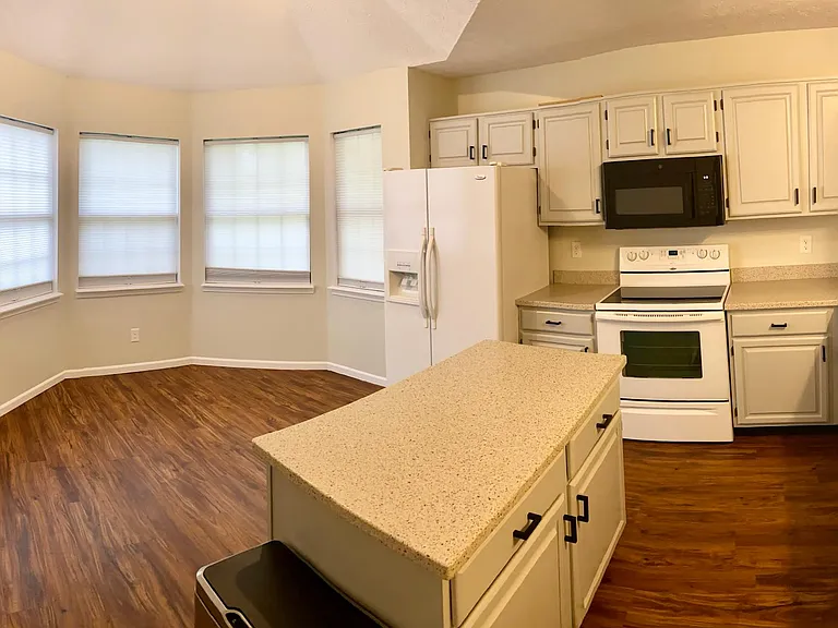 6842 Cherry Blossom East Dr — Photo 3