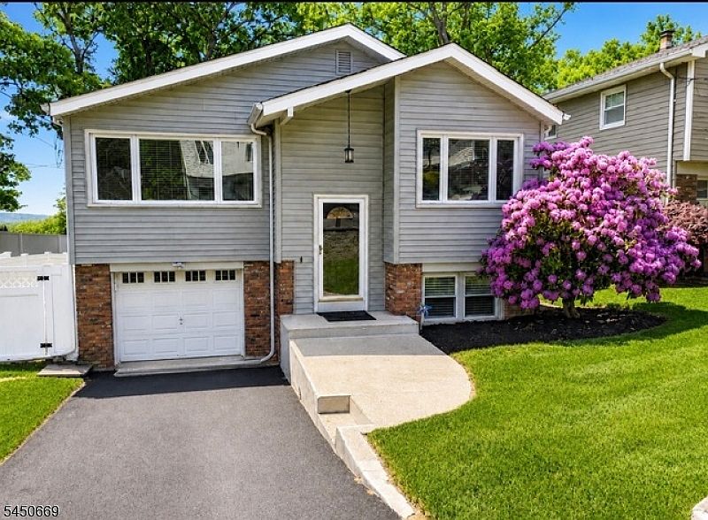 1st image of 522 Dinah Rd