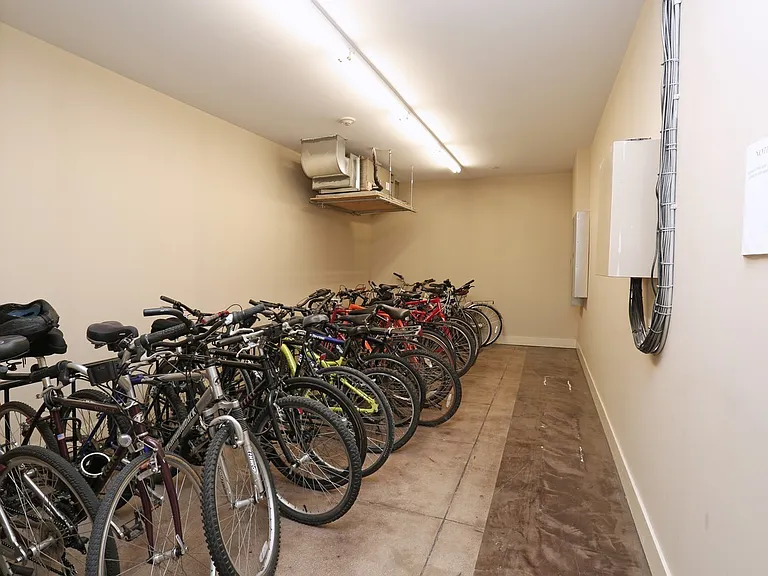 Fifth Avenue School Lofts — Photo 11