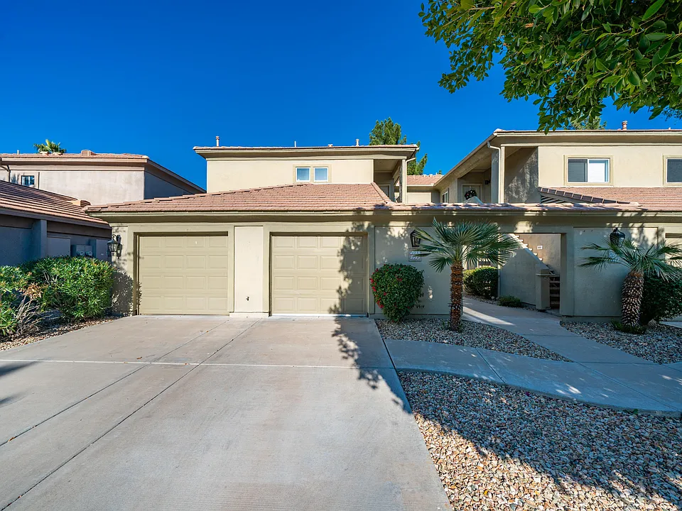 7401 W Arrowhead Clubhouse Dr #2013
