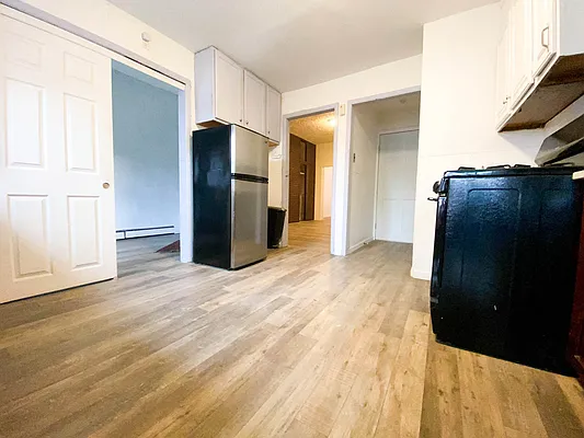 Rented by RealTegrity NY LLC | media 18