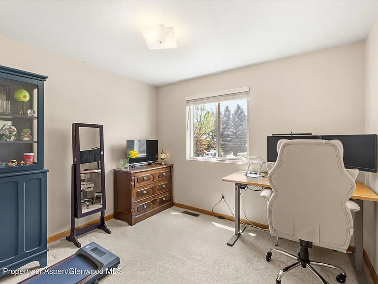 382 Summit Dr — Photo 15