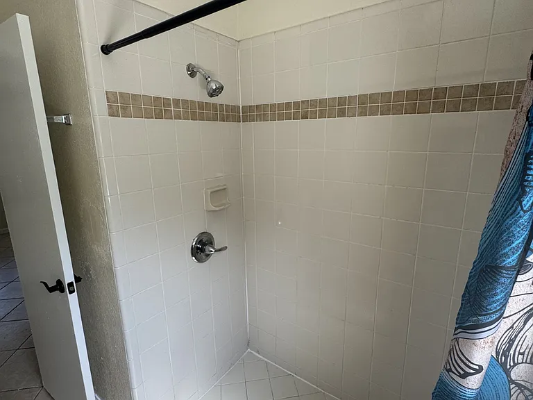 808 S Miramar Ave #6 — Photo 3