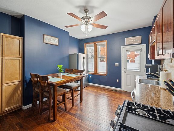 4th image of 1907 Larkins Way