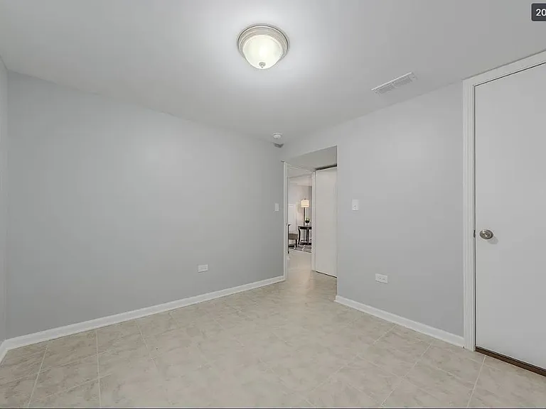 423 S Westmore Ave #3 — Photo 1