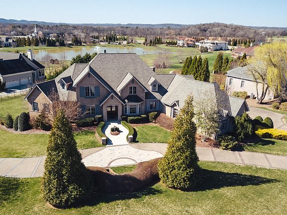 2nd image of 801 Legends Glen Ct