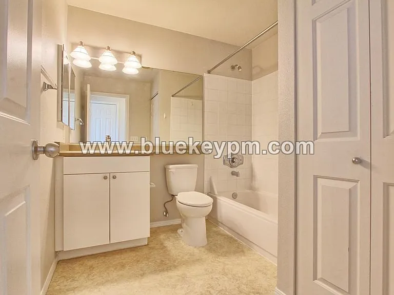 1712 SE Cutter Ln — Photo 10