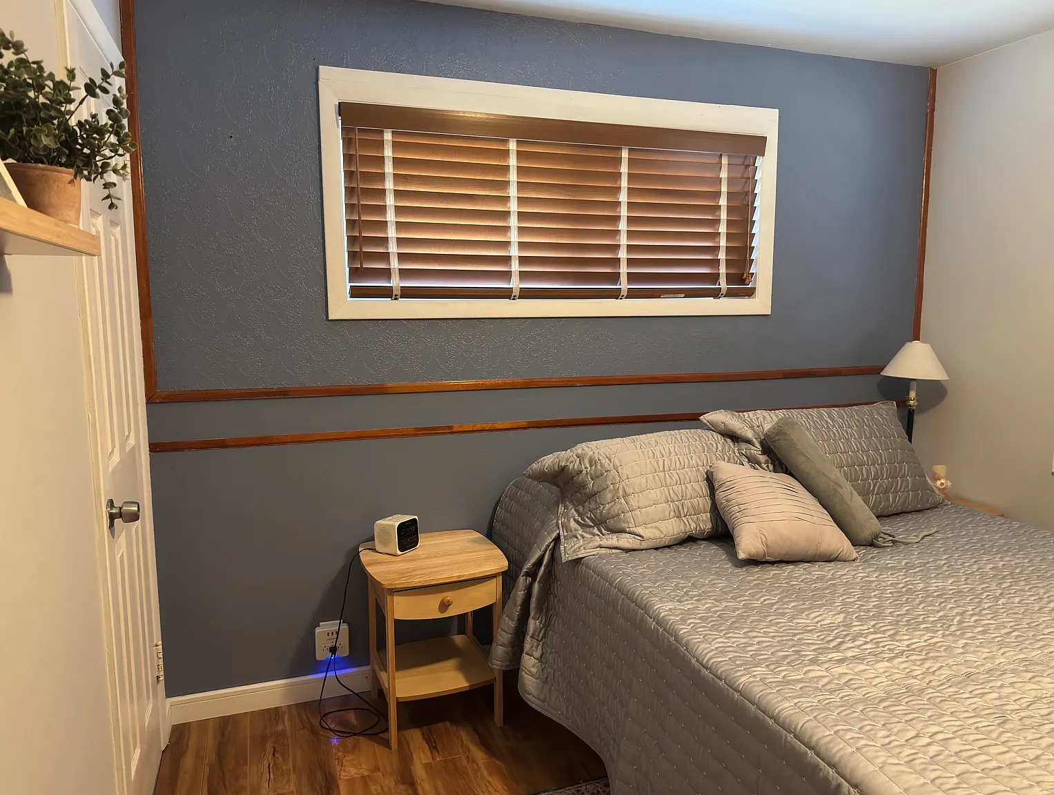 2 bed, 715 sqft, $2,100 — Photo 2