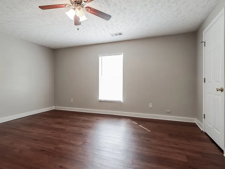 1472 California Ave — Photo 12