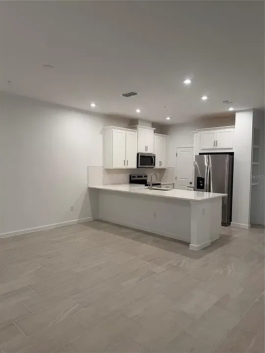 3 bed, 2.5 bath, 1476 sqft, $2,600 — Photo 4