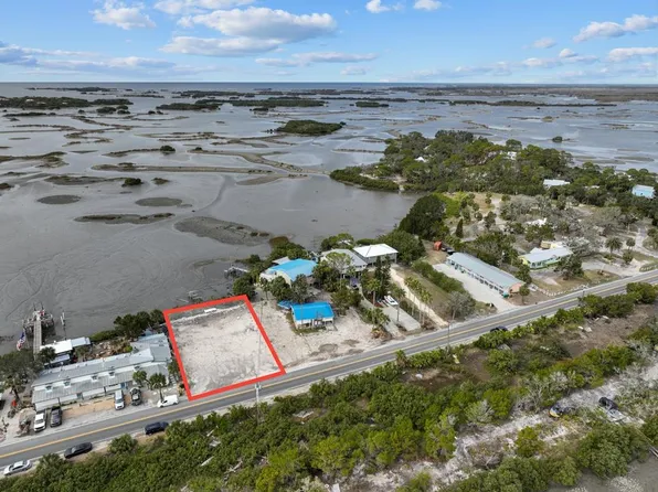  State Rd 24, Cedar Key, FL 32625