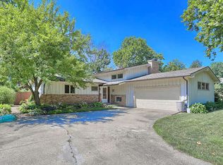 2303 Southmoor Dr, Champaign, IL