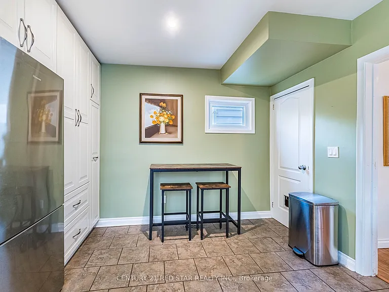 458 Dundurn St S — Photo 22