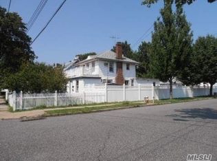 9335 219th St, Jamaica, NY 11428