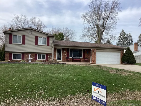 5936 Thornaby Dr, Waterford, MI 48329