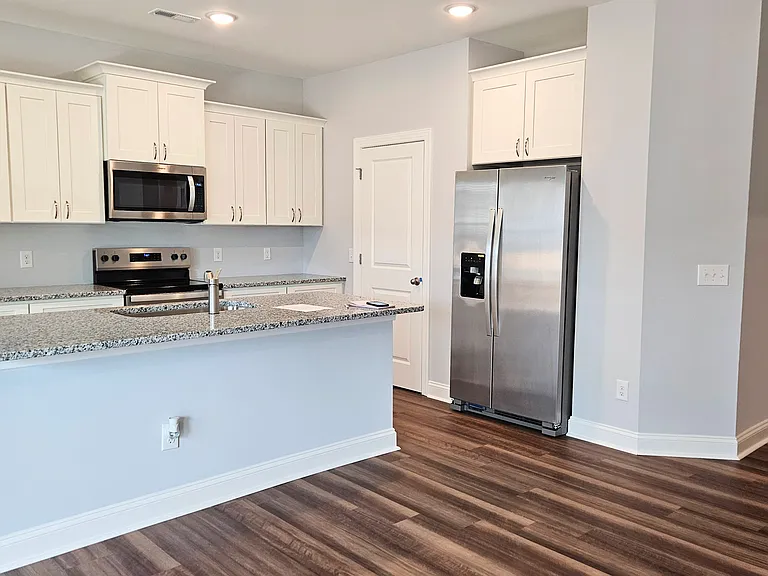840 Bertwood Rd SW — Photo 4