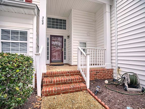 5th image of 308 Charleston Way