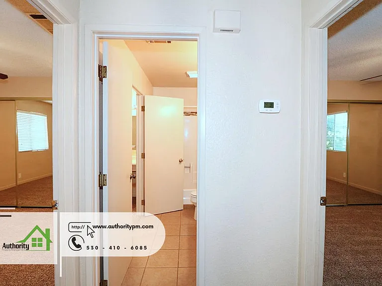 1553 Bramble Pl #4 — Photo 11